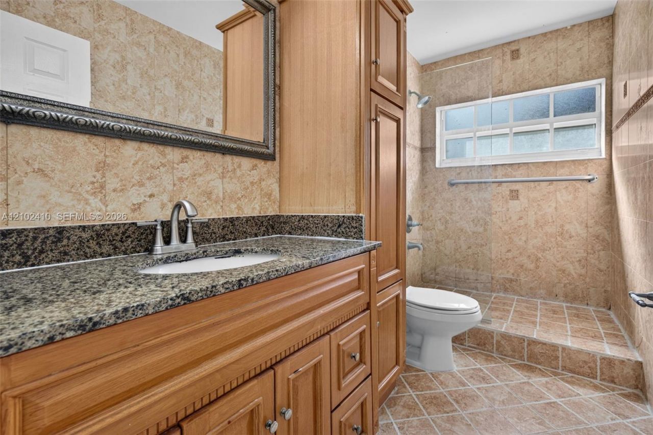 83 Gables Blvd , Weston, FL 33326 Photo