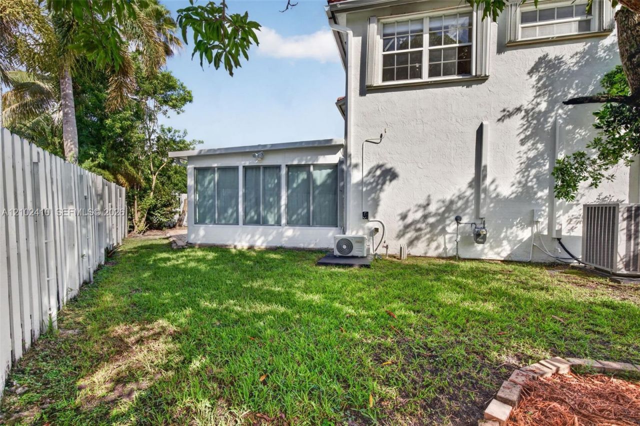 83 Gables Blvd , Weston, FL 33326 Photo