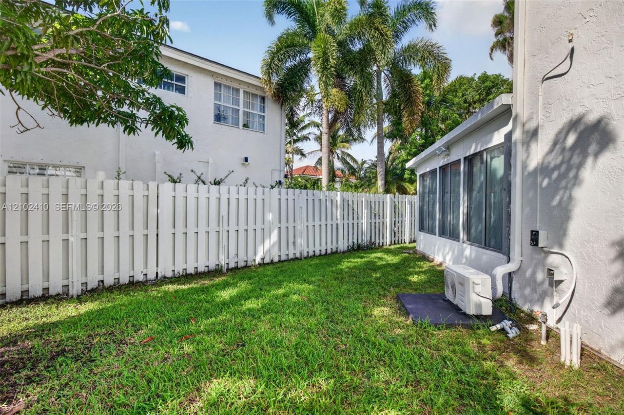 83 Gables Blvd , Weston, FL 33326 Photo