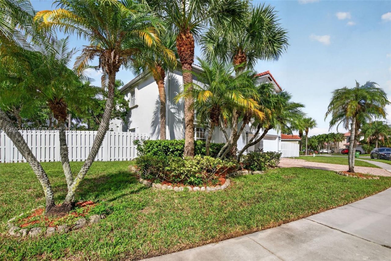 83 Gables Blvd , Weston, FL 33326 Photo