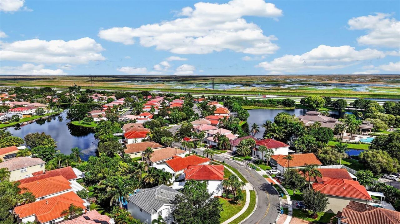 83 Gables Blvd , Weston, FL 33326 Photo