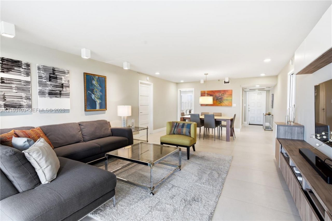 3507 Oaks Way , Unit 802, Pompano Beach, FL 33069 Photo