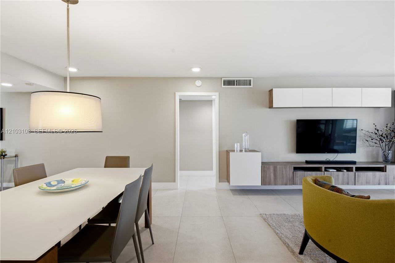 3507 Oaks Way , Unit 802, Pompano Beach, FL 33069 Photo