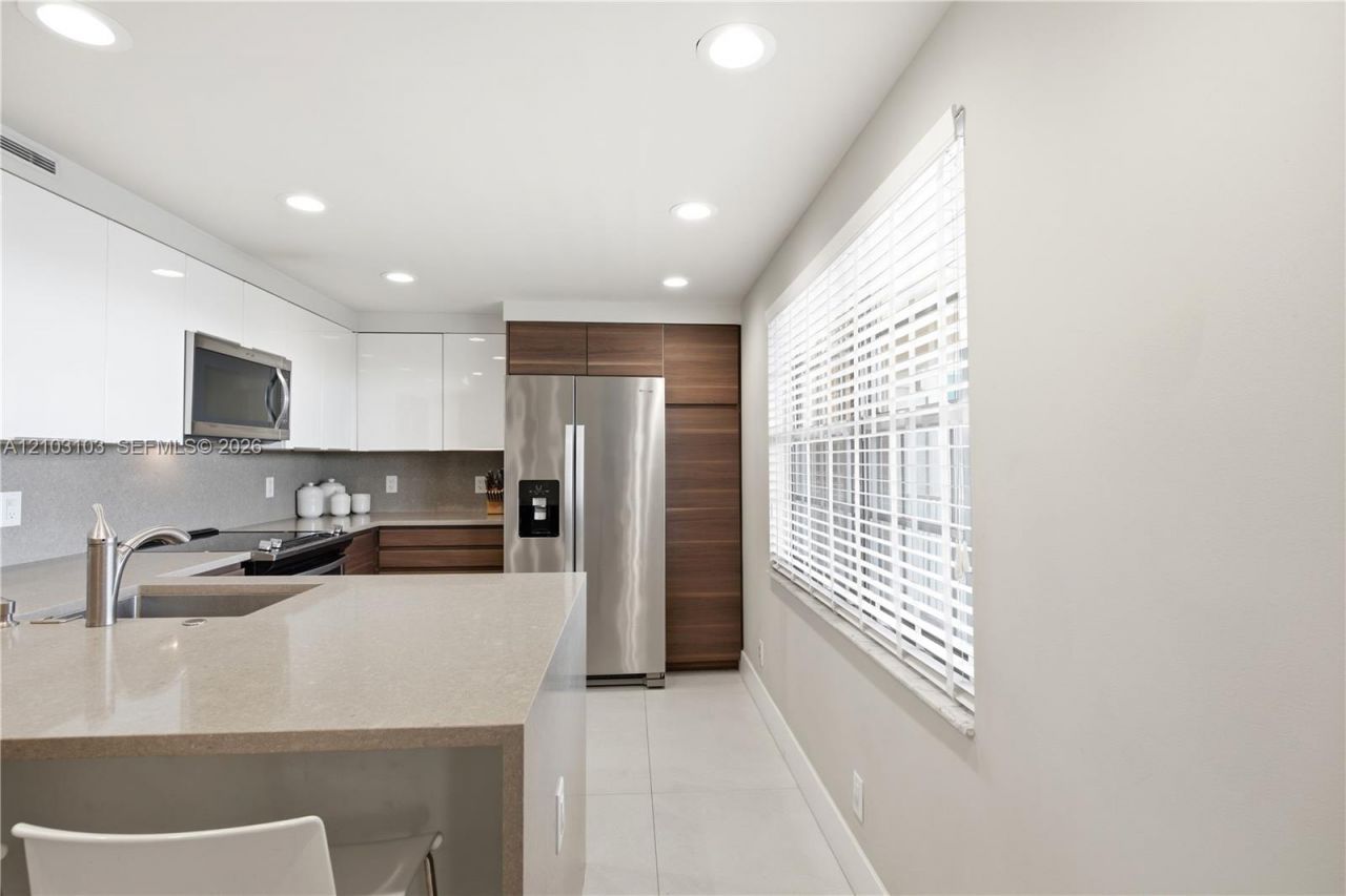 3507 Oaks Way , Unit 802, Pompano Beach, FL 33069 Photo