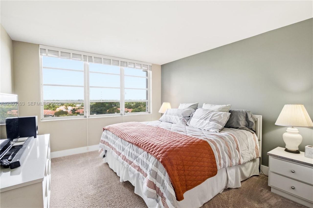 3507 Oaks Way , Unit 802, Pompano Beach, FL 33069 Photo