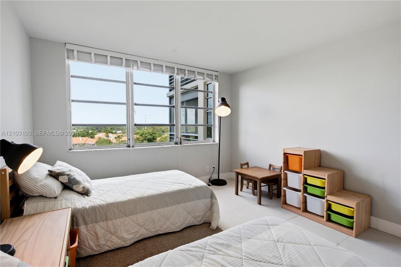 3507 Oaks Way , Unit 802, Pompano Beach, FL 33069 Photo