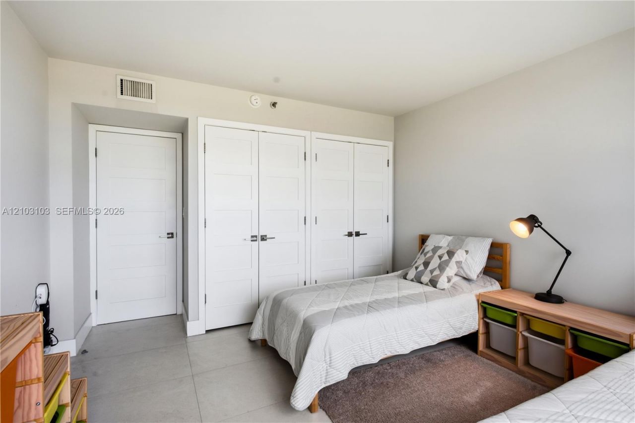 3507 Oaks Way , Unit 802, Pompano Beach, FL 33069 Photo