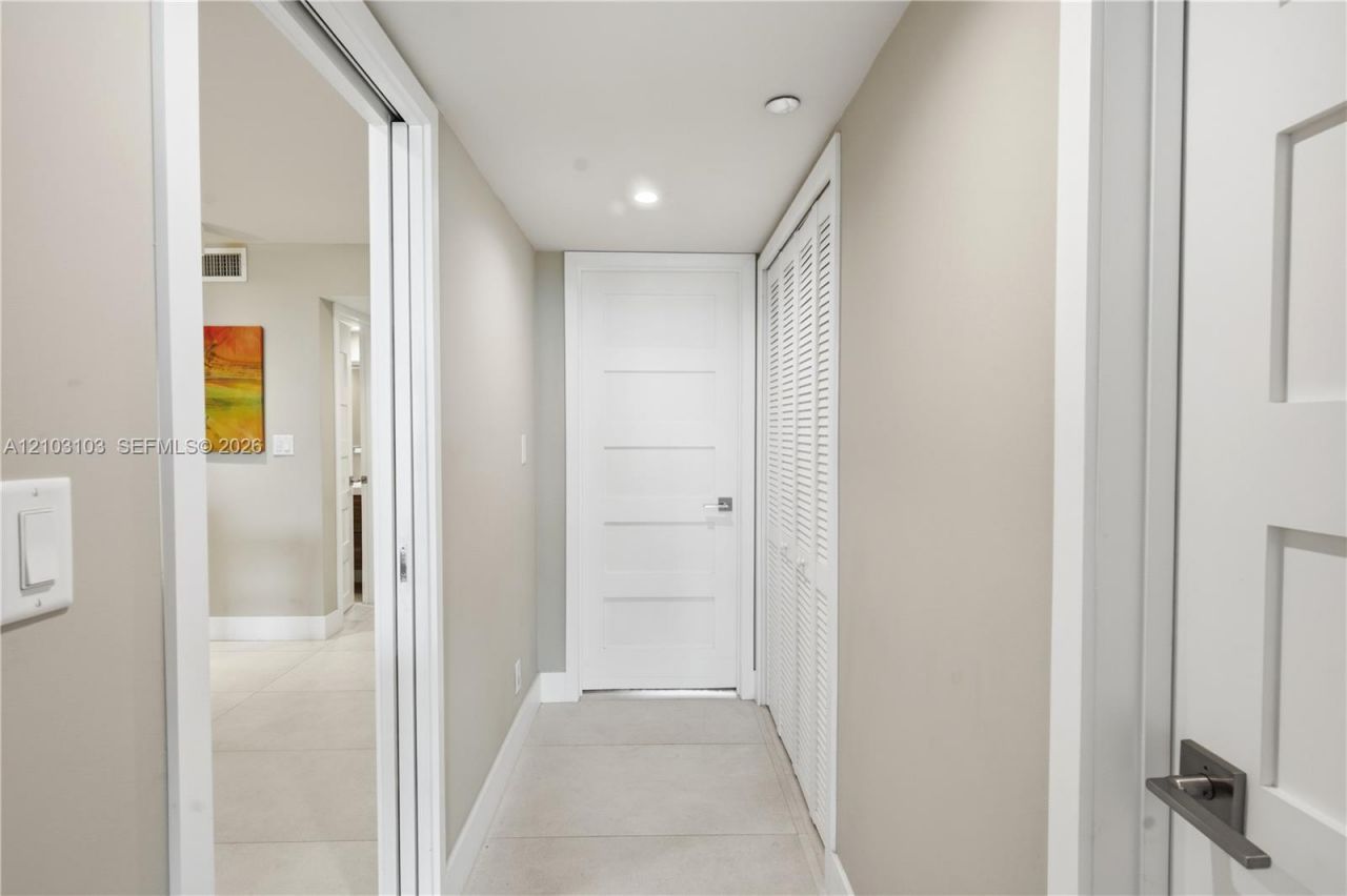 3507 Oaks Way , Unit 802, Pompano Beach, FL 33069 Photo