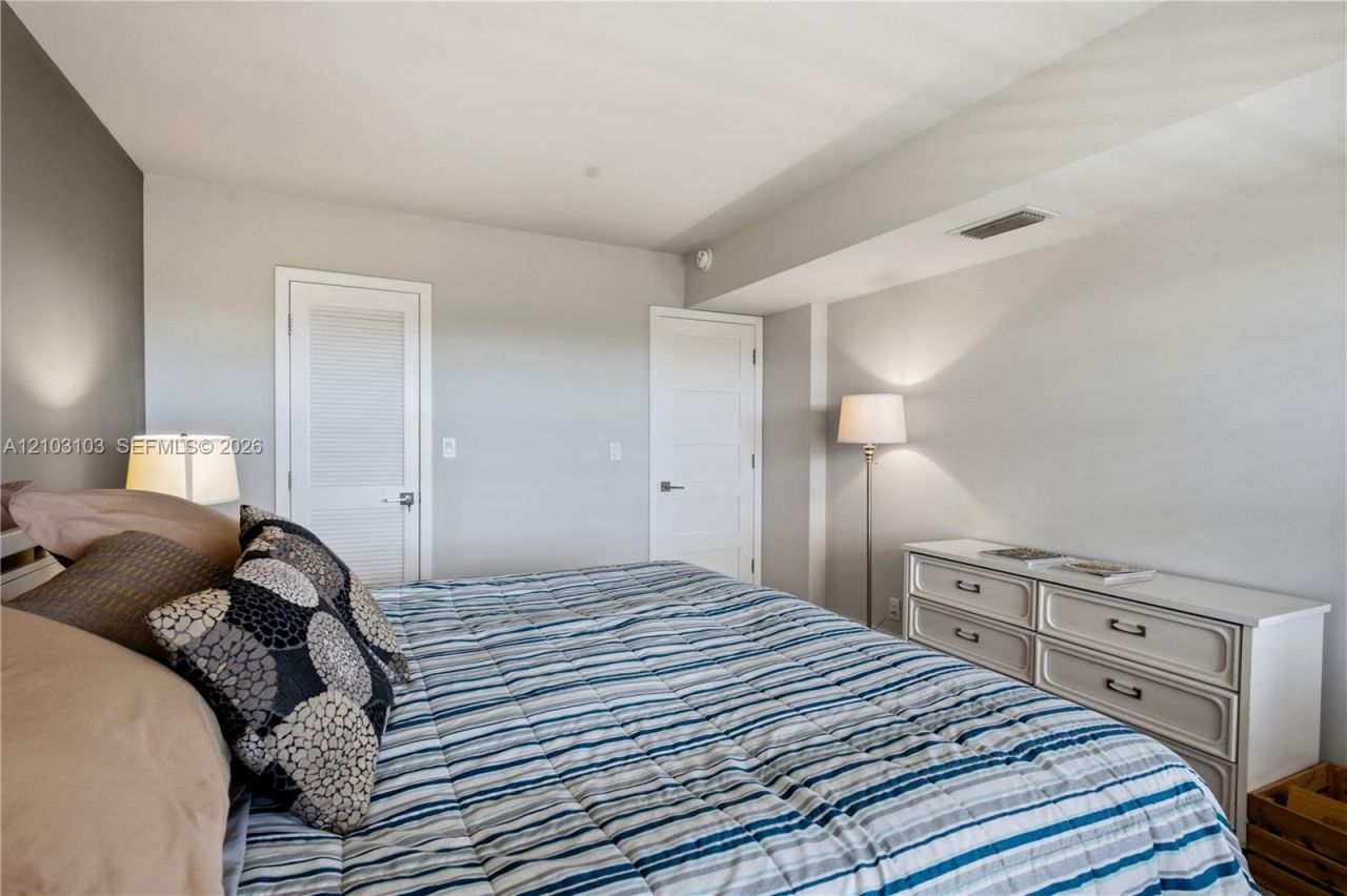 3507 Oaks Way , Unit 802, Pompano Beach, FL 33069 Photo