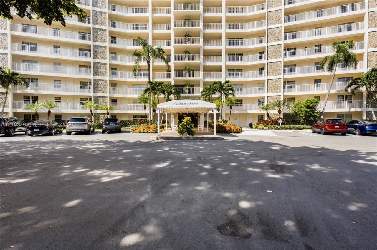 3507 Oaks Way , Unit 802, Pompano Beach, FL 33069 Photo