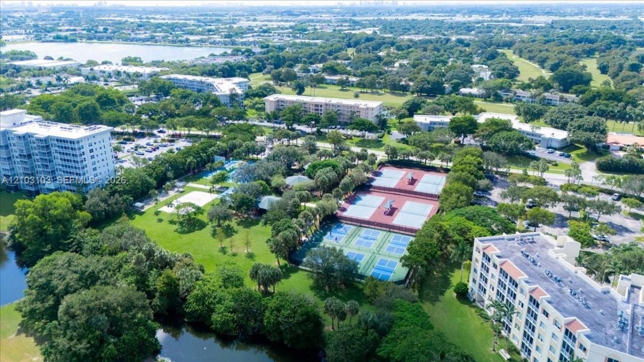 3507 Oaks Way , Unit 802, Pompano Beach, FL 33069 Photo
