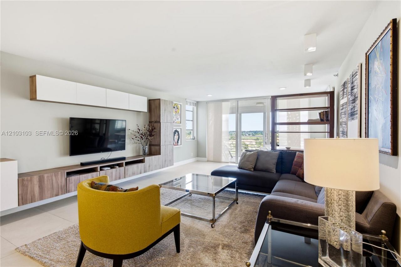 3507 Oaks Way , Unit 802, Pompano Beach, FL 33069 Photo