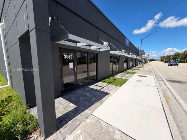 3569 N Dixie Hwy , Oakland Park, FL 33334