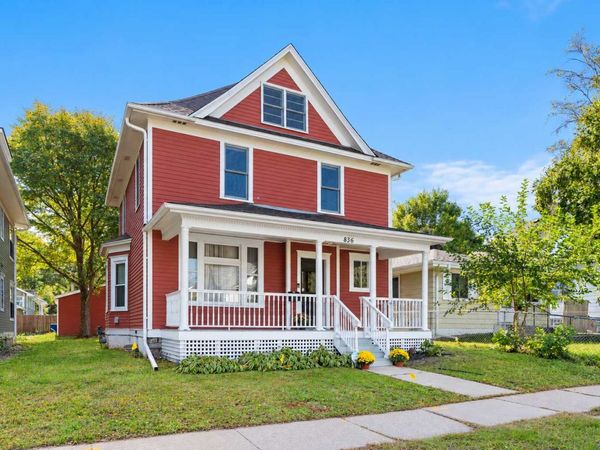 836 Iglehart Avenue , Saint Paul, MN 55104