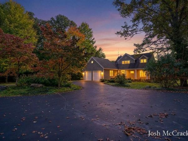 187 Foleys Grade SE, Lowell, MI 49331