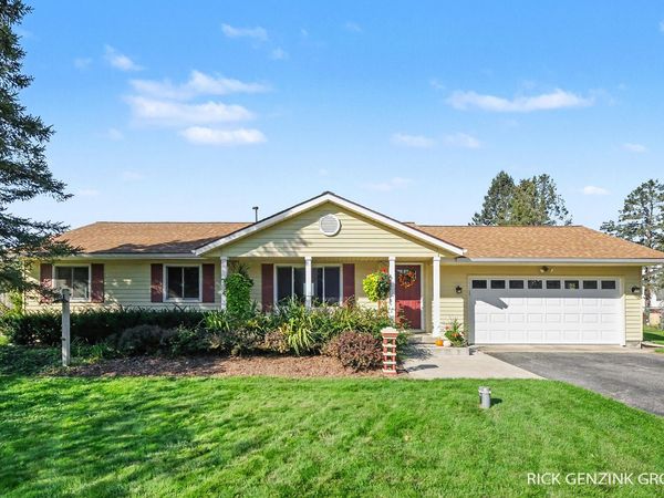 635 Forstrom Drive SE, Lowell, MI 49331