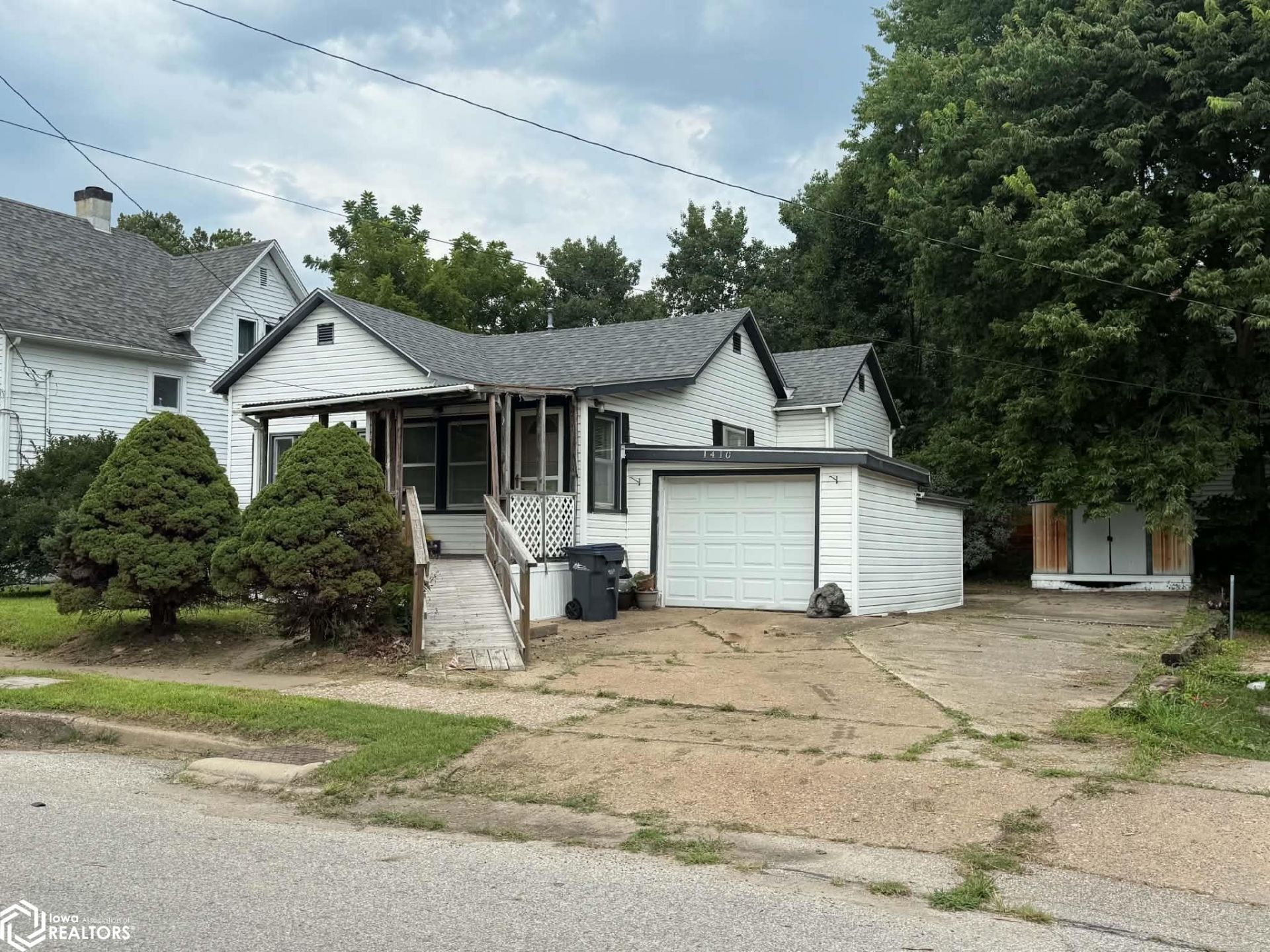 1410 Spray Street, Burlington, IA 52601 Main Photo