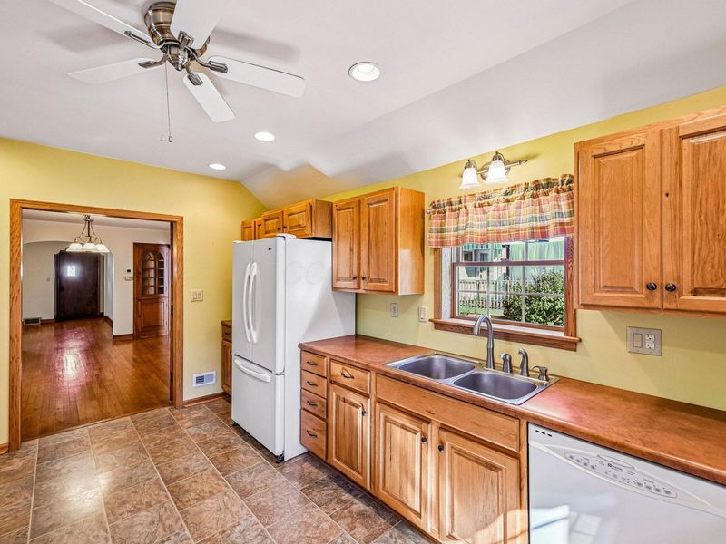 549 E Court Street , Urbana, OH 43078 Photo 14