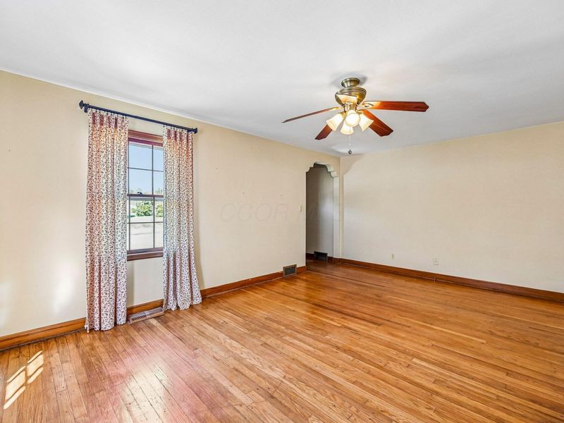 549 E Court Street , Urbana, OH 43078 Photo 6