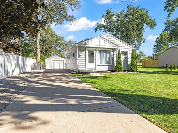 13341 Pine Street , Taylor, Mi 48180