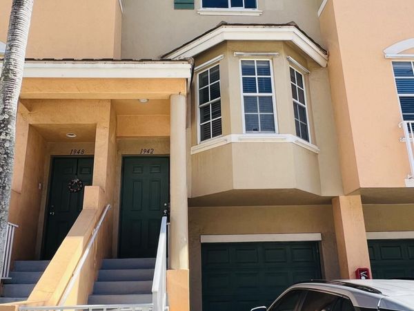 1942 NE 5TH Street, Boynton Beach, FL 33435