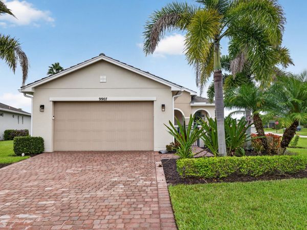 9907 SW Trumpet Tree Circle, Port St. Lucie, FL 34987