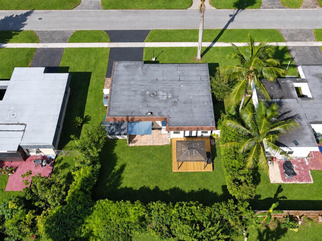 7908 NW 73rd Terrace, Tamarac, FL 33321 Photo
