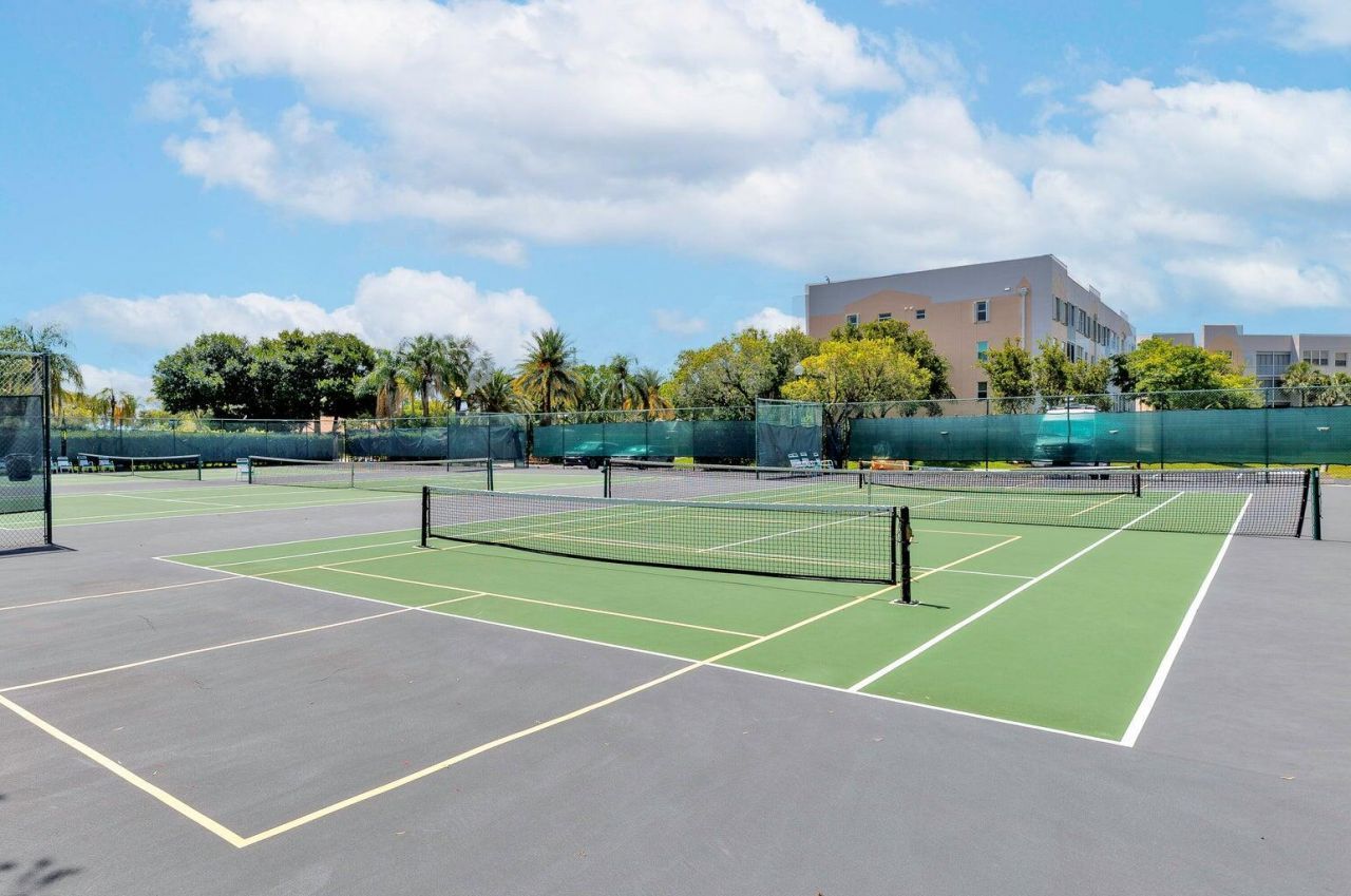 10304 Sunrise Lakes Boulevard, Unit 312, Sunrise, FL 33322 Photo