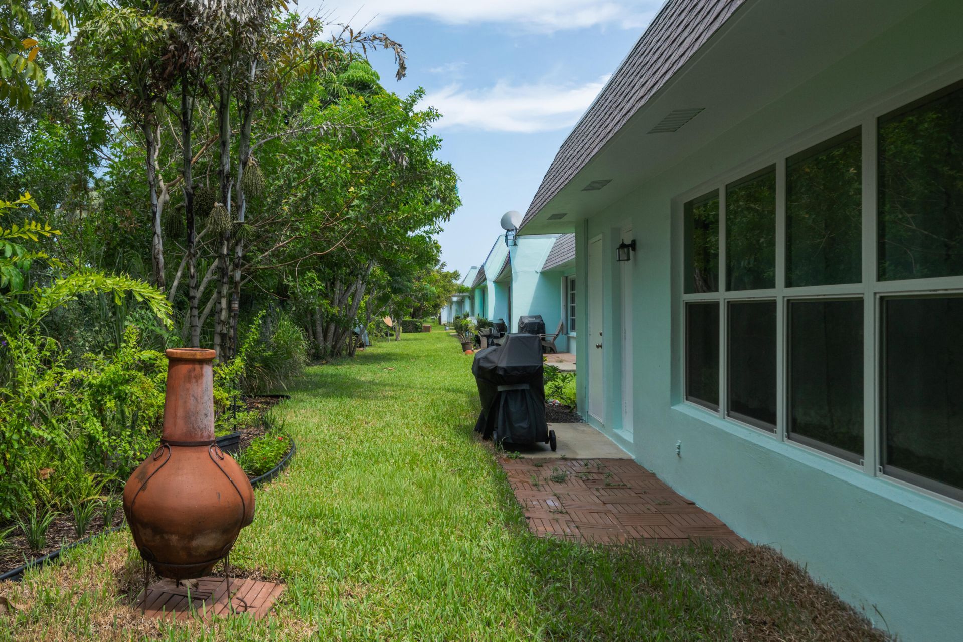 2638 Gately Drive E, Unit 111, West Palm Beach, FL 33415 Photo