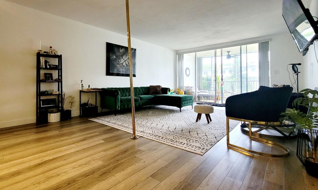 1660 NE 191st Street, Unit 308-1, Miami, FL 33179 Photo