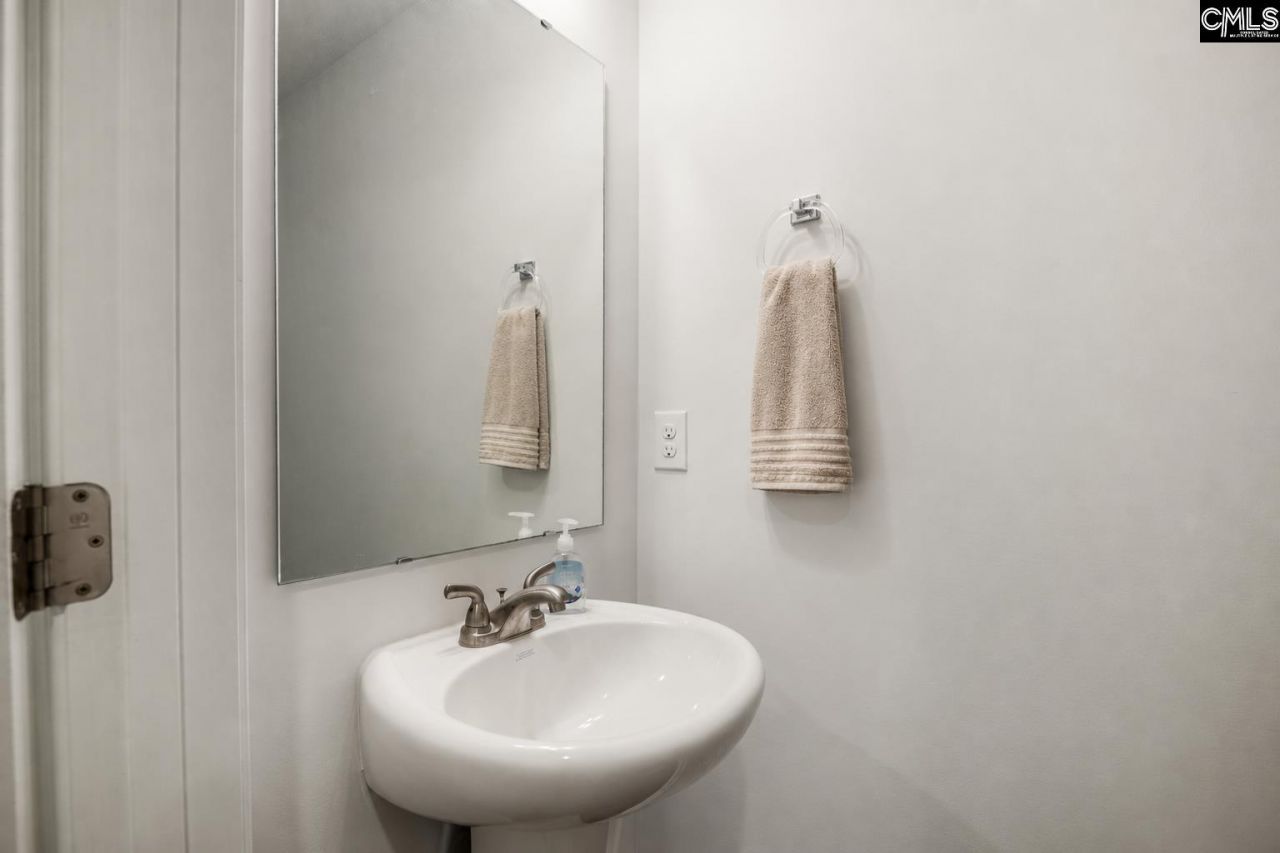 410 Pepperbush Lane  Photo 24