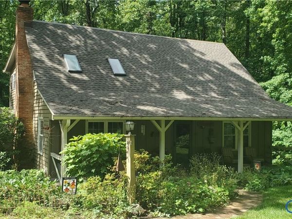 2401 Dorothea Lane , Maidens, VA 23102