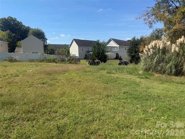 815 Oakdale Road , Charlotte, NC 28216