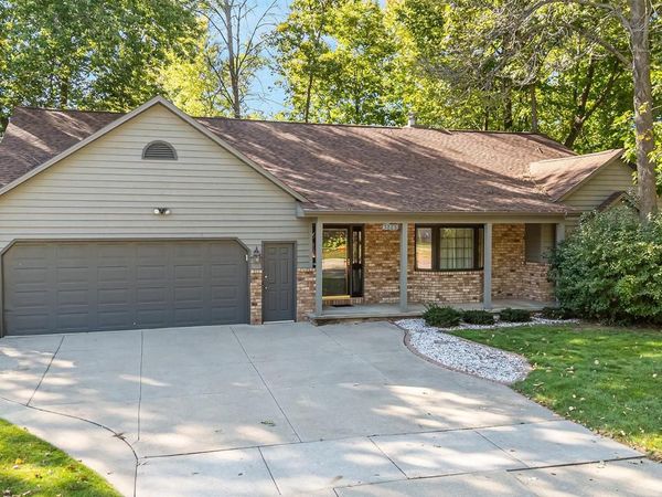 3225 S SCARLET OAK LANE, Appleton, WI 54915