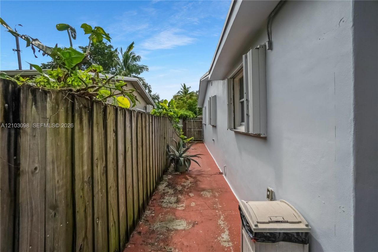 Please Call For Address, Miami, FL 33162 Photo