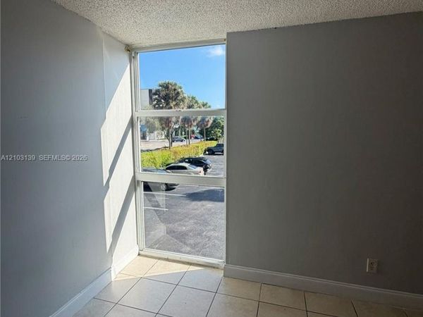 2075 NE 164th St , Unit 212, North Miami Beach, FL 33162