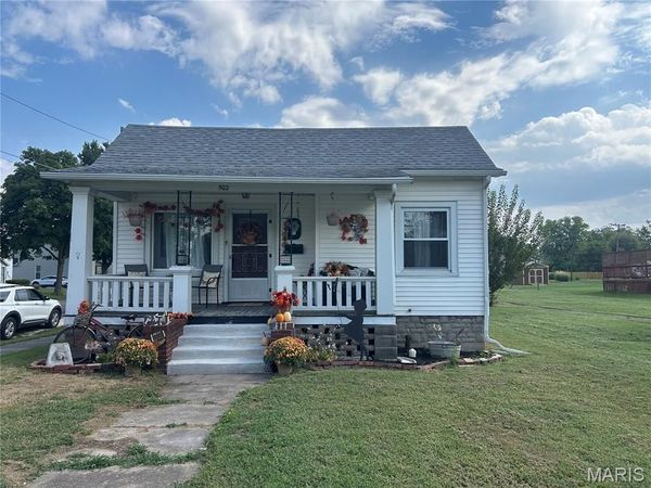 502 4th , Carrollton, IL 62016
