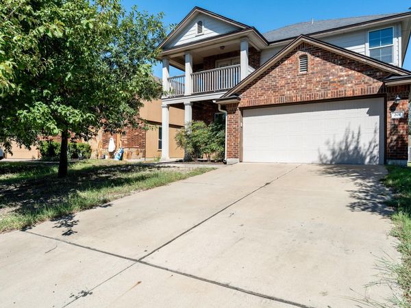 201 Geode LN, Jarrell, TX 76537