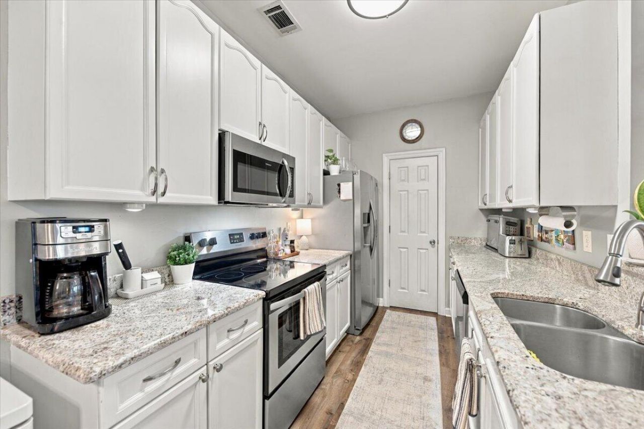 1693 Camfield Lane Photo 12