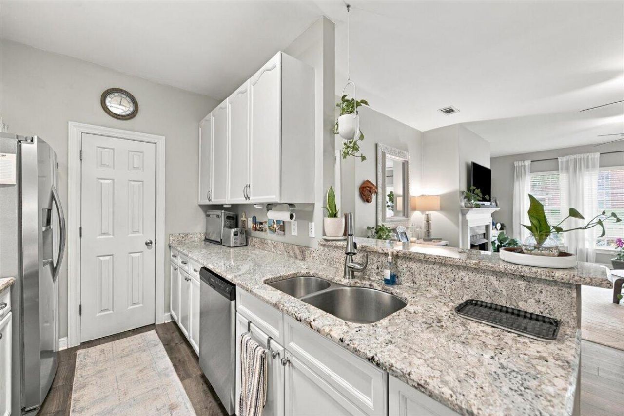 1693 Camfield Lane Photo 13