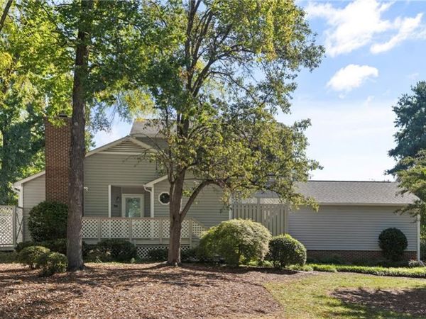 125 Pebble Ridge Lane, Winston-Salem, NC 27104