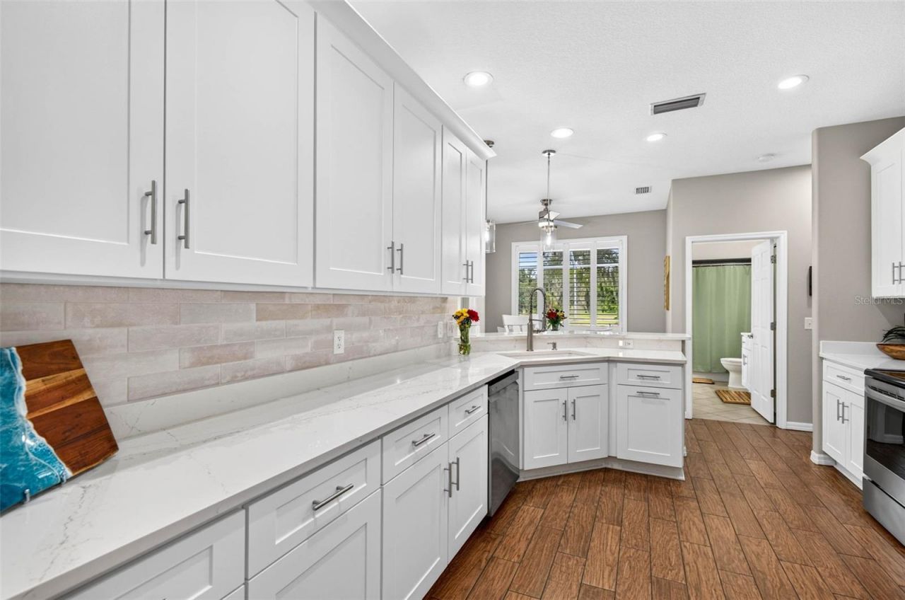 3825 Salida Delsol Drive, Sun City Center, FL 33573 Photo