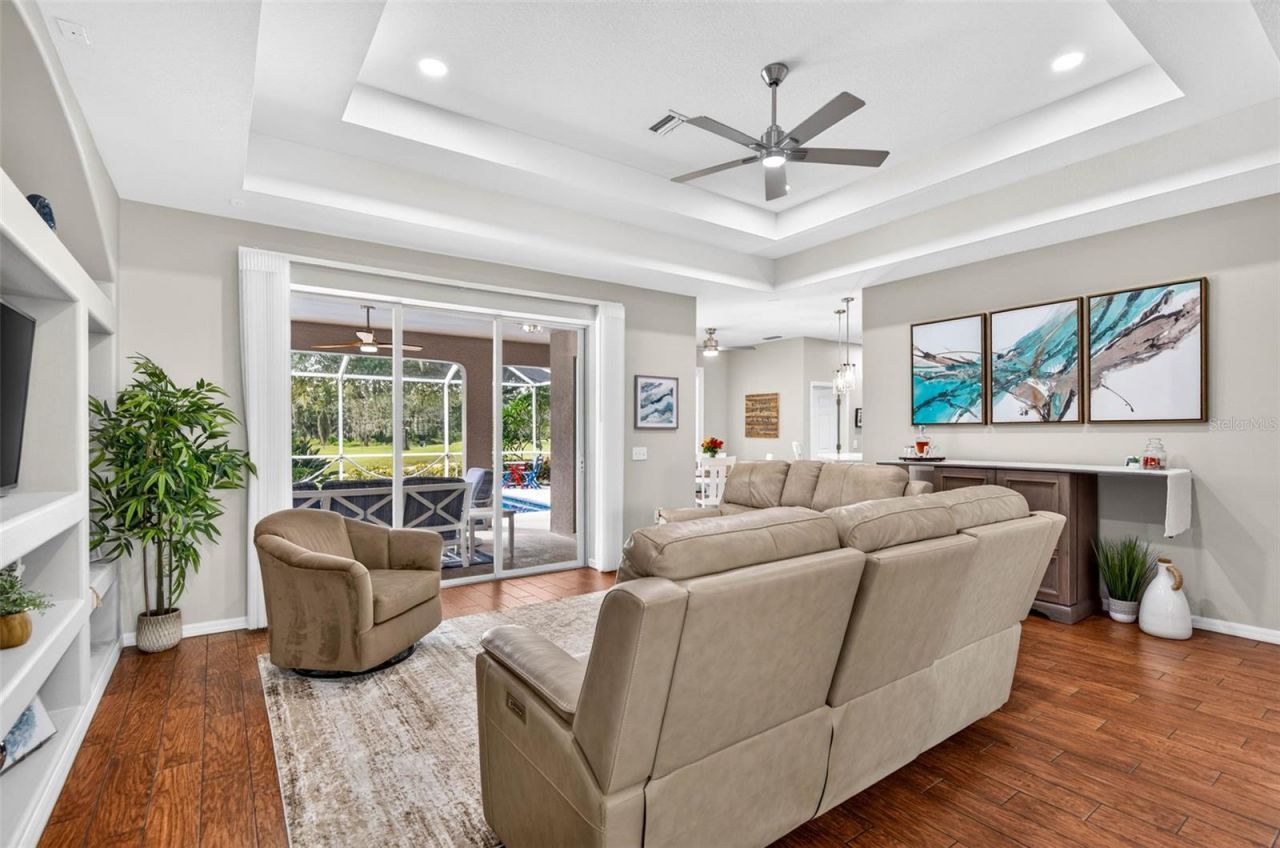 3825 Salida Delsol Drive, Sun City Center, FL 33573 Photo