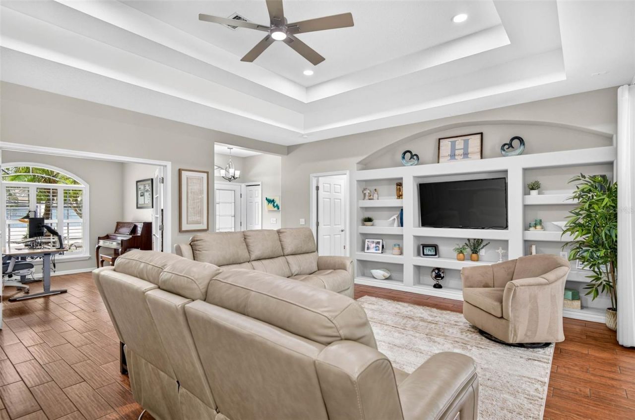 3825 Salida Delsol Drive, Sun City Center, FL 33573 Photo