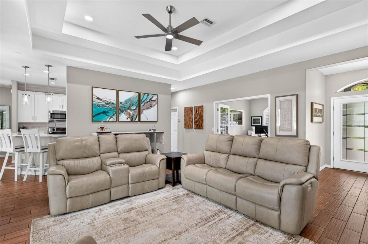 3825 Salida Delsol Drive, Sun City Center, FL 33573 Photo