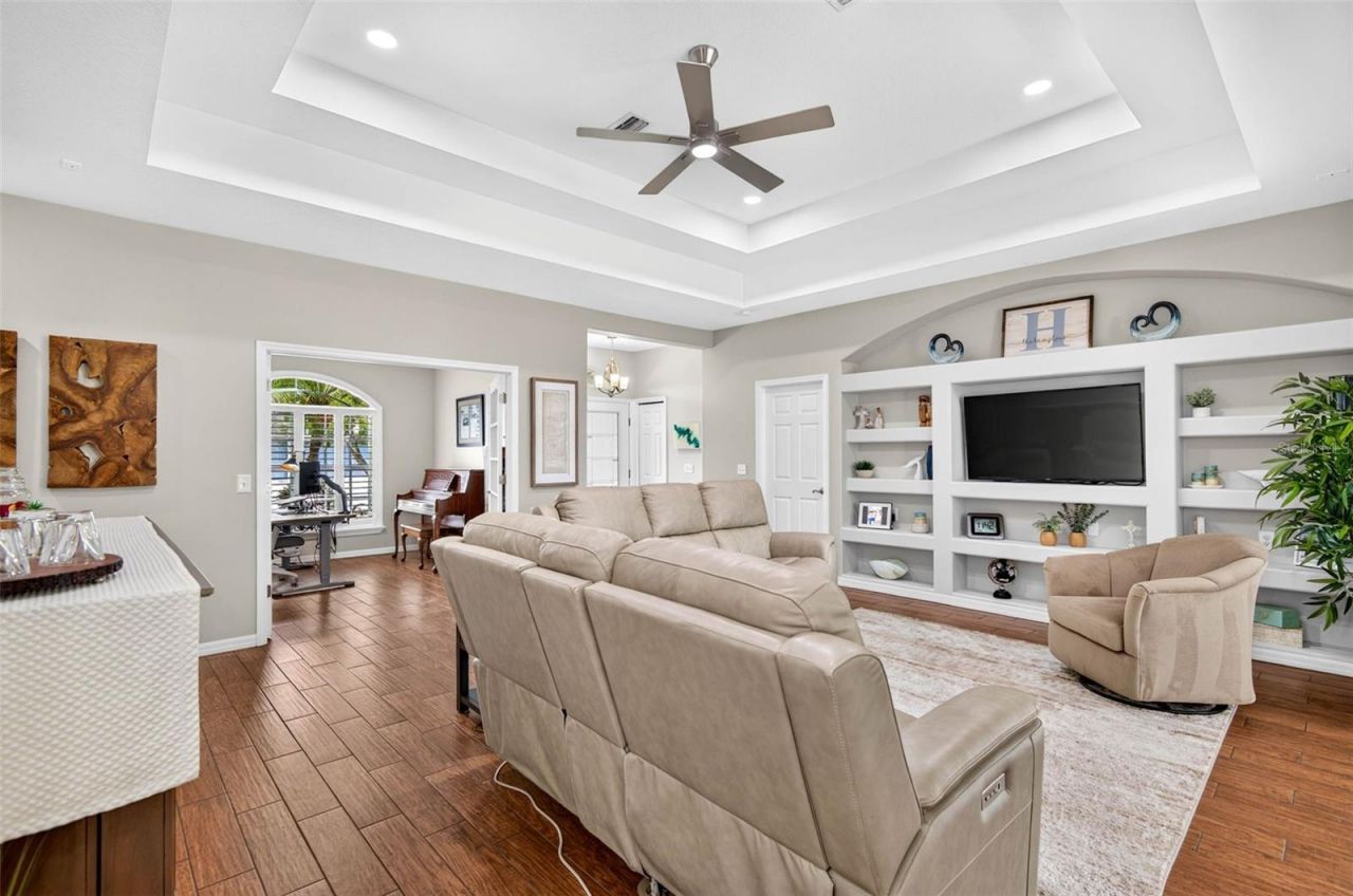 3825 Salida Delsol Drive, Sun City Center, FL 33573 Photo