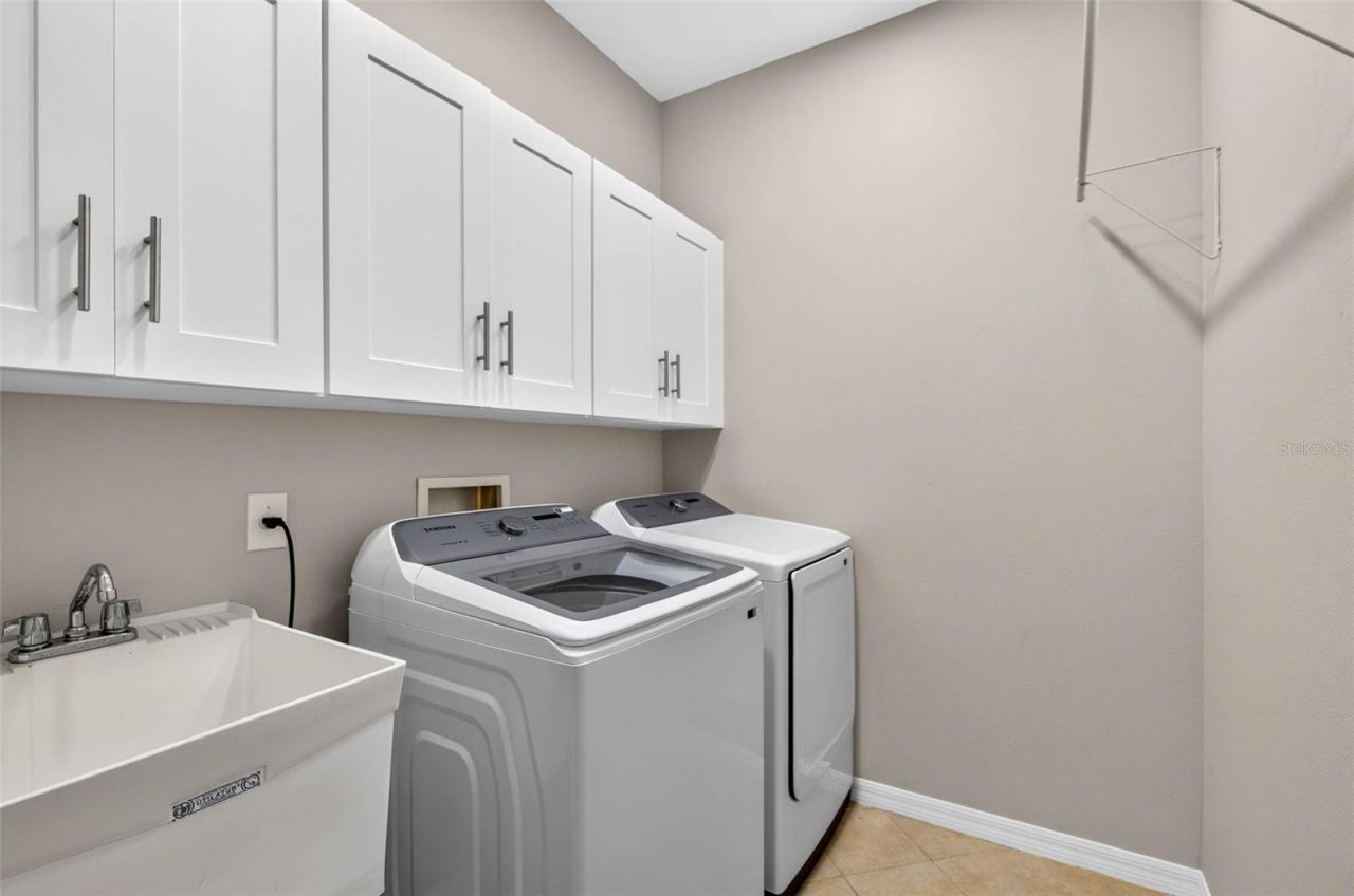 3825 Salida Delsol Drive, Sun City Center, FL 33573 Photo