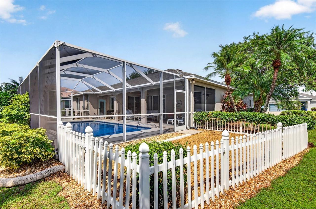3825 Salida Delsol Drive, Sun City Center, FL 33573 Photo