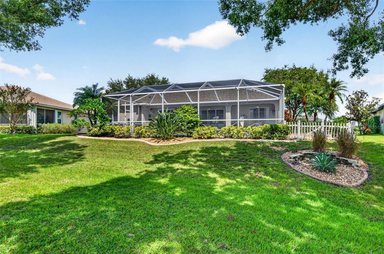 3825 Salida Delsol Drive, Sun City Center, FL 33573 Photo
