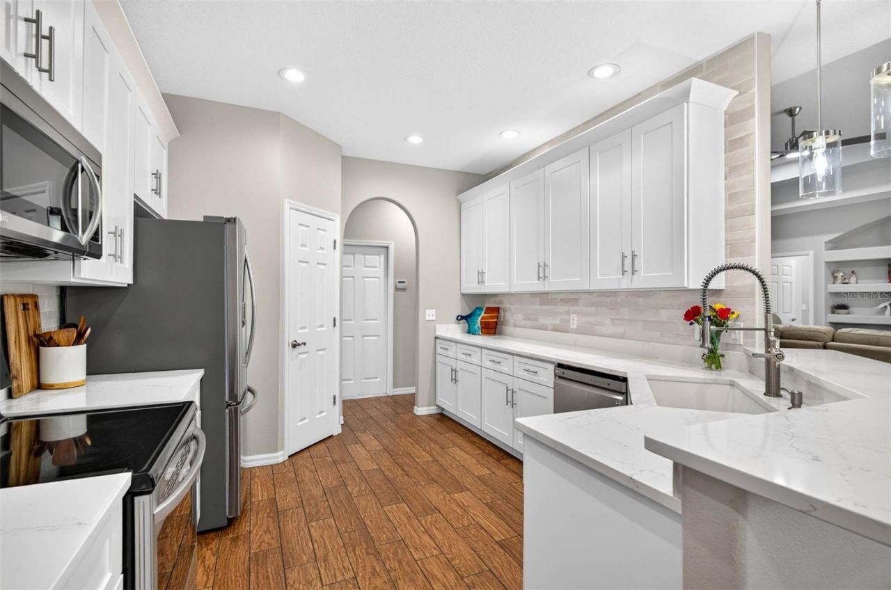 3825 Salida Delsol Drive, Sun City Center, FL 33573 Photo